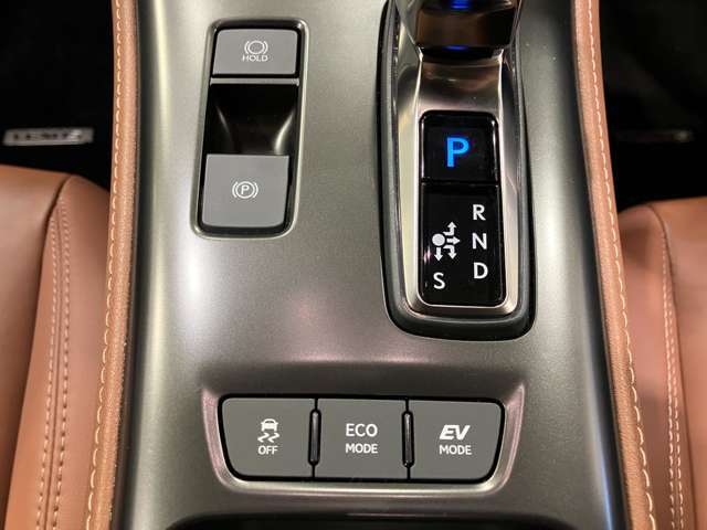 ★〒062-0031　札幌市豊平区西岡1条3丁目1-1　　TEL011-854-2339　　　　羊ケ丘通沿いオートバックス西岡店向かい、三角屋根の建物が目印です♪