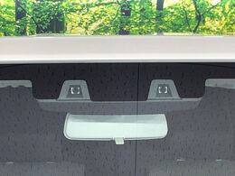 【スズキ　セーフティサポート】走行中に前方の車両等を認識し、衝突しそうな時は警報とブレーキで衝突回避と被害軽減をアシスト。より安全にドライブをお楽しみいただけます。