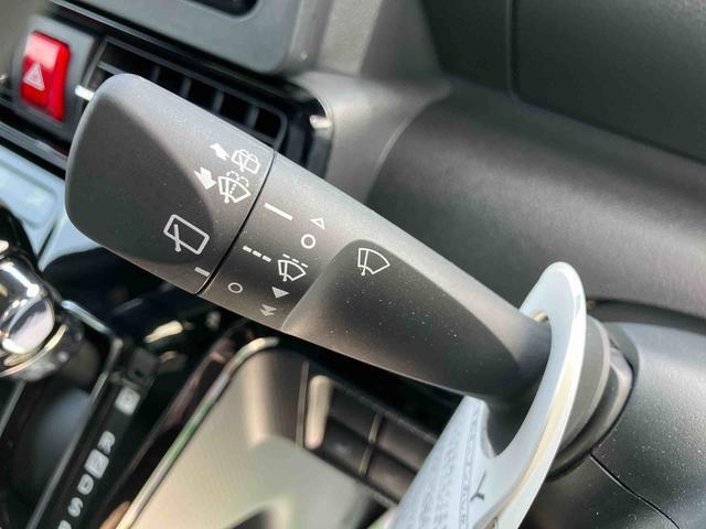 3.「認定中古車カルテ」は、走行距離や修復歴に加えてキズ・凹みの有無・状態や消耗品の交換、過去の整備状況がわかります。