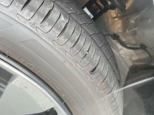 タイヤの溝もしっかりありますので、乗り出しで余計な費用が掛かることもありません。