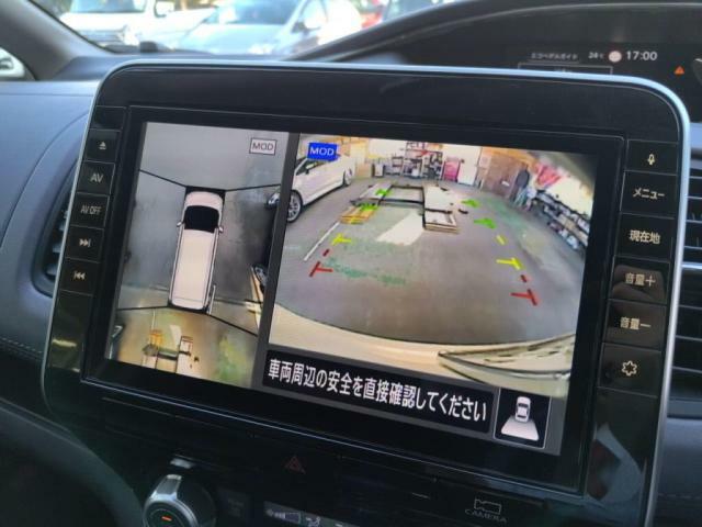 全方位カメラ装備、車庫入や狭い路地などは役に立ちます。
