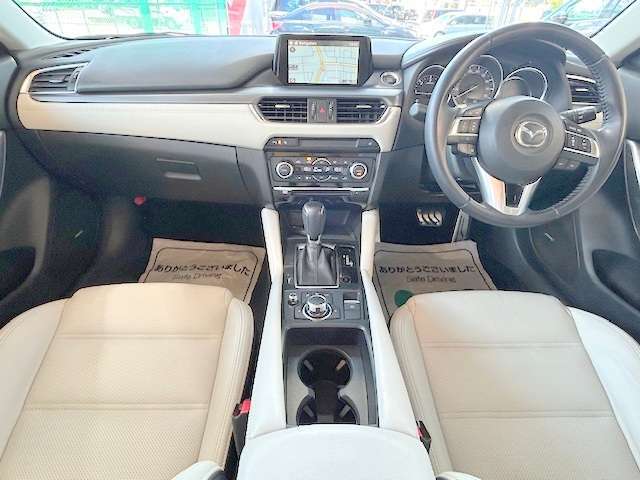 運転席廻りの画像です！操作スイッチ類も比較的に綺麗な状態です♪他に詳細画像をご希望の方はこちら！【1st@e-g-a.co.jp】へご連絡ください！