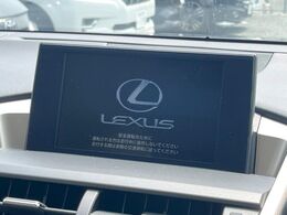 【メーカー純正ナビ】インテリアに溶け込むスタイリッシュな「専用設計」メーカーナビを装備♪視認性や操作性など基本性能にも優れ、より上質なカーライフをお楽しみいただけます。