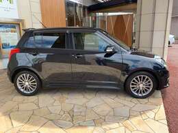 外装目立つキズ凹み等ありませんよ♪