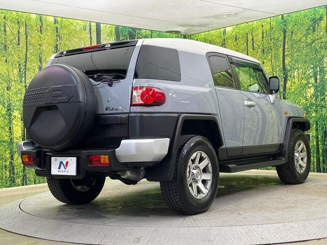 大好評のボディコーティング「弾スプラッシュコート」もご納車までに施工可能。通常のガラスコートと異なる、耐久年数6年の無機質ガラスコーティングが、ボディをキレイな状態に保ってくれます。
