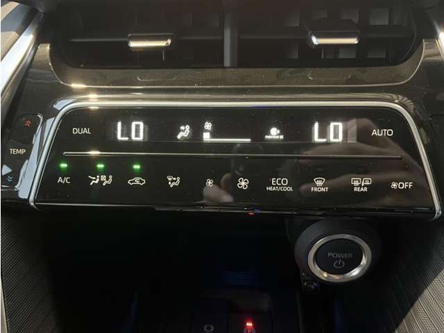 運転席の操作箇所です。ぜひ一度ご来店のうえご覧になってみてください♪