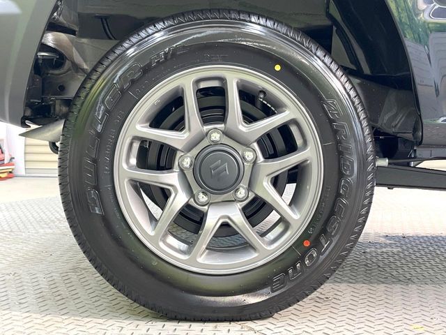 【純正16インチアルミホイール】外観にマッチした純正アルミホイールを装着しております。各種社外アルミホイールや、スタッドレスタイヤも取扱いしております。是非ご相談ください♪