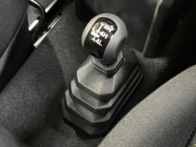 4WDのお車ですので、雪道でも安心です♪降雪地地域にお住まいの方以外にも、ウィンタースポーツが趣味の方や降雪地域へ帰省される機会がある方にもおすすめ！