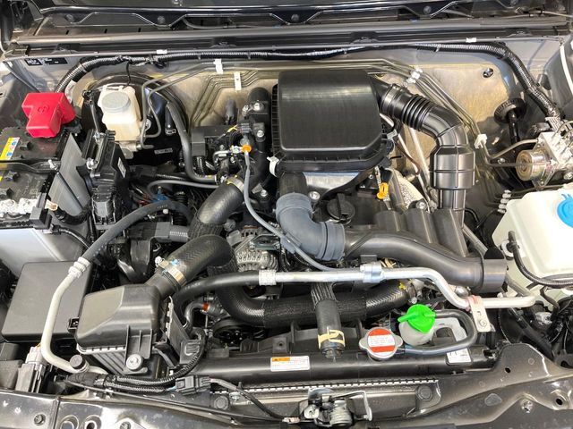 親切・丁寧な専門メカニックスタッフが応対！・車検・点検整備・事故等の修理などアフターサービスも安心。お車のカスタマイズもネクステージのサービススタッフまでご相談ください！