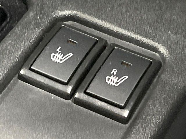 【シートヒーター】寒い日に重宝するシートヒーター！エアコンより早く温まってくれるので寒がりの人も安心ですね♪エアコンの温風は乾燥するから苦手、という方にもをおすすめです。