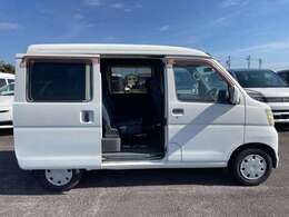 各種新車・中古車販売。車検・整備・鈑金塗装・修復車引き上げ作業・保険加入・事故修理。ご希望の、おくるま探します。お気軽に、声をかけてください。「059-234-9599」カーセンサーを見たとお伝えください。