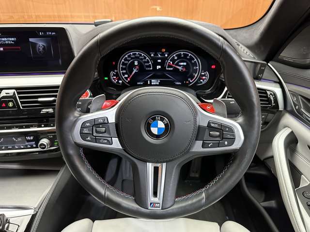 バックオーダーをご利用いただければ、希少なお車や、特定の装備のついたお車など、お客様からのご要望に応じて全国ネットワークからお探しさせて頂きます