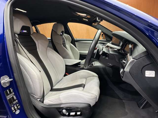 ご遠方の場合でも、下取り車両の金額を概算でお出しすることは可能でございます。車検証をお手元に、走行距離をご確認の上お問い合わせくださいませ。