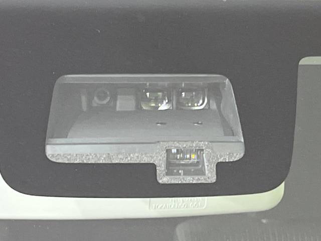 【スズキ　セーフティサポート】走行中に前方の車両等を認識し、衝突しそうな時は警報とブレーキで衝突回避と被害軽減をアシスト。より安全にドライブをお楽しみいただけます。