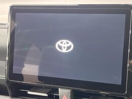 【10.5型ナビ機能付きディスプレイオーディオプラス】ナビ機能搭載の他、お持ちのスマートフォンと連携して、ナビやbluetoothでの音楽再生が可能です♪デザインはもちろん操作性も良好！
