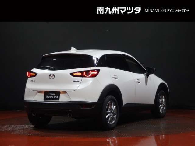 【CX-3】気品ある美しさと先鋭さ」をテーマに、上質さや洗練さを表現したデザインです。
