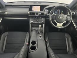 【インパネ全体】全方位で視界が広く、高い目線で運転もしやすいです！