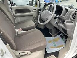 皆様に『綺麗ですね☆』と言って頂けるよう展示車のクリーニングに力を入れております！シートは専用バキュームにて仕上げております。専門スタッフがおりますので、他店に負けない自信があります！