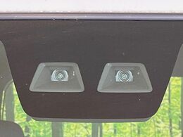 【スマートアシスト】走行中に前方の車両等を認識し、衝突しそうな時は警報とブレーキで衝突回避と被害軽減をアシスト。より安全にドライブをお楽しみいただけます。