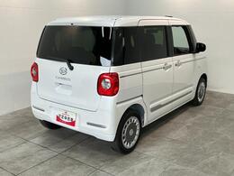 お客様にぴったりなおクルマをお選びいただけますように様々な展示車をご用意致しております！ダイハツの軽自動車だけではなく、他メーカー車やコンパクトカー・ミニバンなども数多く取り揃えております！