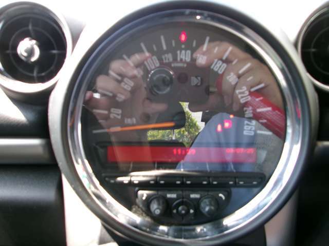 見やすいメーター類。