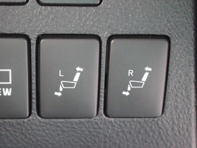 セカンドシートを運転席から操作出来ます。