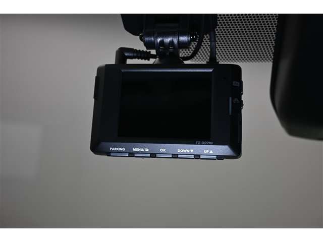 今人気の前後2カメラ ドライブレコーダー装備！事故の際に証拠を残せて安心です。