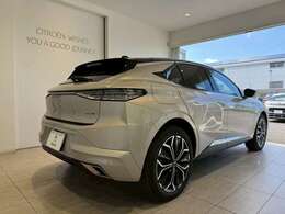 耐久性に優れたコーティングを低価格にてご用意致しております。愛車をいつでも気持ちよく乗っていただくために、納車時の施工をオススメしております。