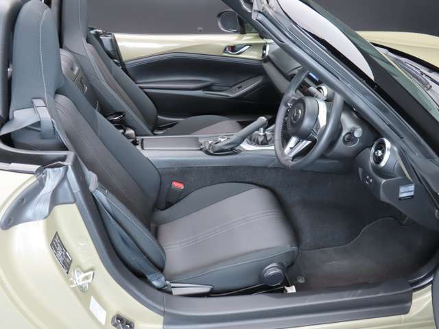運転席に乗り込む際のイメージです。