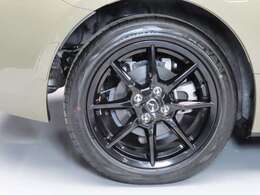 タイヤサイズは「195/50R16」になります。タイヤの溝は約7mm残っています。