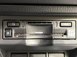 【ETC】高速道路の料金所をストレスなく通過！話題のスポットやサービスエリアに多い「スマートIC」利用時は必須のアイテムです。当店でセットアップを実施、ご納車当日からすぐにご利用いただけます！