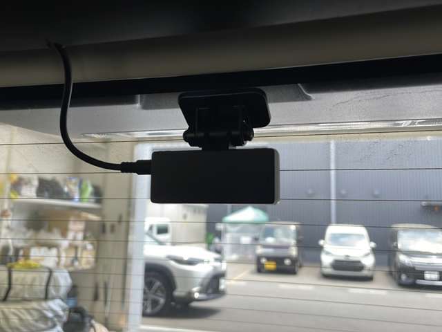 ☆整備工場・鈑金工場併設店舗☆ 車検・12検・オイル交換など・・おクルマ購入後のアフターサポートも当店にお任せください！！