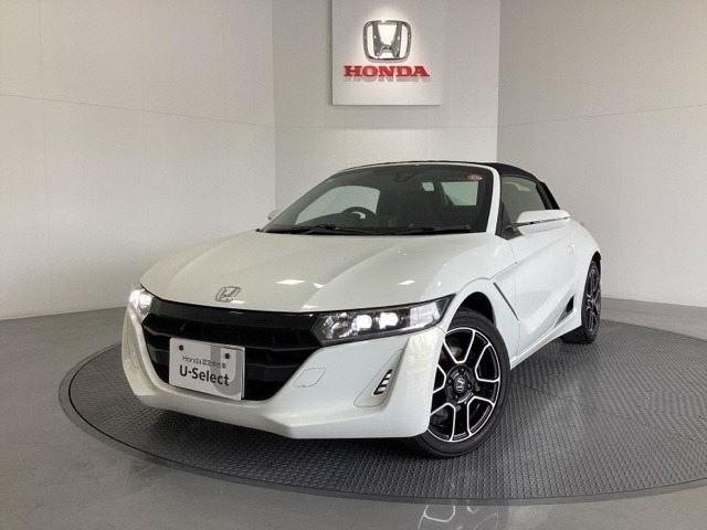 【Honda認定中古車 U-Select】　エンジン、オーディオやカーナビ(社外品は除く）に至るまで保証をお付け致します。全国のホンダディーラーで保証と整備が受けられます。