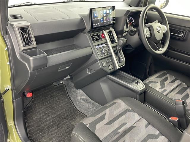 【フロアマット】車内を綺麗に保つのには必須のアイテムです。当店ではフカフカな新品マットも絶賛取り扱い中！ぜひご相談くださいませ。