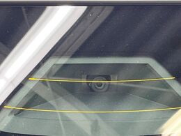 【スズキ　セーフティサポート】走行中に前方の車両等を認識し、衝突しそうな時は警報とブレーキで衝突回避と被害軽減をアシスト。より安全にドライブをお楽しみいただけます。