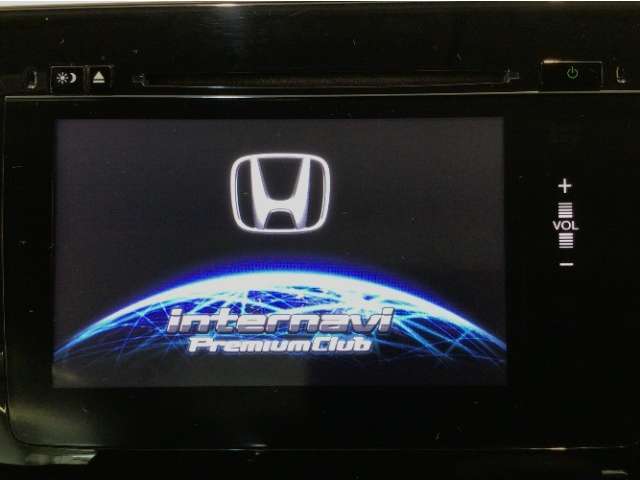【オーディオ機能】ナビに一体のオーディオは、フルセグTVの他にDVD/CDプレーヤーを装備♪もちろんFM/AMラジオもお聞きいただけますよ♪