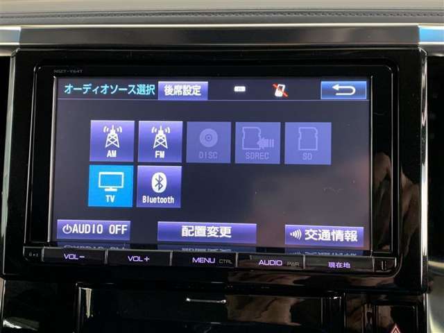 フルセグテレビ、DVD、CD、ブルートゥースオーディオなどが楽しめます。