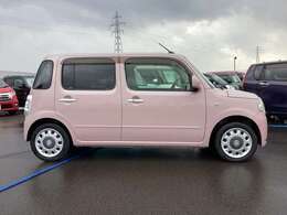 指定工場は別名民間車検場と呼ばれ、陸運支局に代わって車検（検査）を行うことができる工場です。そのため陸運局と同じ検査ラインを自社の工場に持っています。実際の車検の検査を自社で行うことができます。