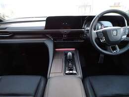 【メーター廻り】シンプルで飽きないデザイン、運転中も視界の邪魔にならない構造になっているので運転に支障もありません♪