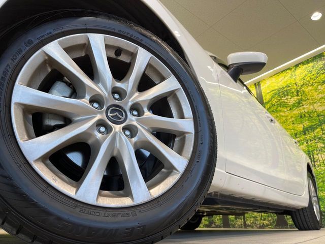 【純正17インチアルミホイール】外観にマッチした純正アルミホイールを装着しております。各種社外アルミホイールや、スタッドレスタイヤも取扱いしております。是非ご相談ください♪