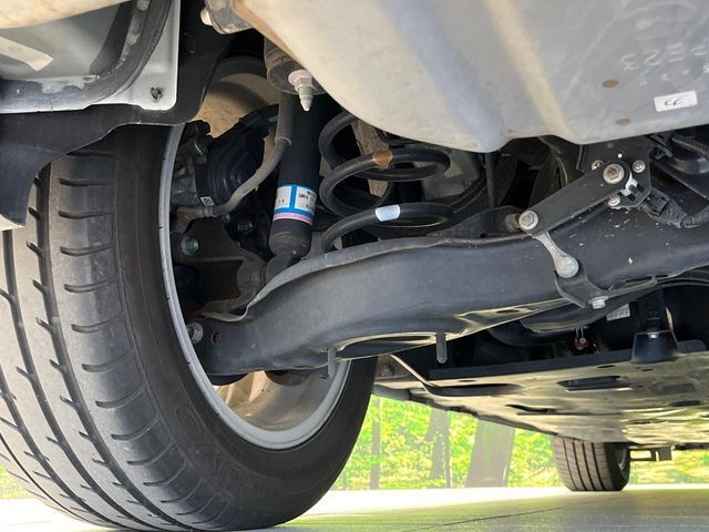 お車を安心してお乗りいただく為には、足回りの定期点検が欠かせません。サービスサポート（有償保証）では無料点検もご提供しており、安心のカーライフをお過ごしいただけるサポート体制が整っています。