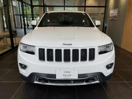 Jeep伝統のセブンスロットグリルに