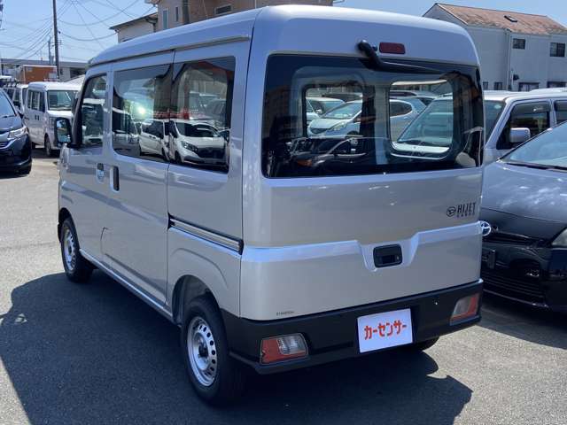 お客様が長く、安心して乗ることができる車を販売することを心がけております。