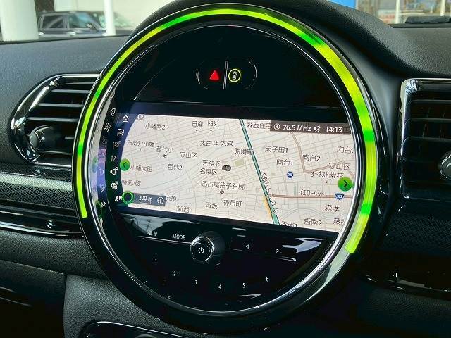 先進のBMW　タッチパッド付きi-driveとほぼ同性能のHDDナビゲーションになります。USBインターフェースやブルートゥースオーディオなど様々な先進機能をお楽しみいただけます。