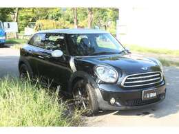 1.6L 直列4気筒エンジン搭載の「クーパー ペースマン」、1.6L 直噴直列4気筒ツイン・スクロール・ターボ・エンジン搭載の「クーパーS ペースマン」、4輪駆動システムを搭載した「オールフォー」がある。