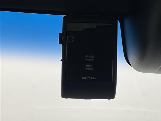 【　ドライブレコーダー　】運転中の記録を残します。事故などを起こした起こされた時の証拠を残します。