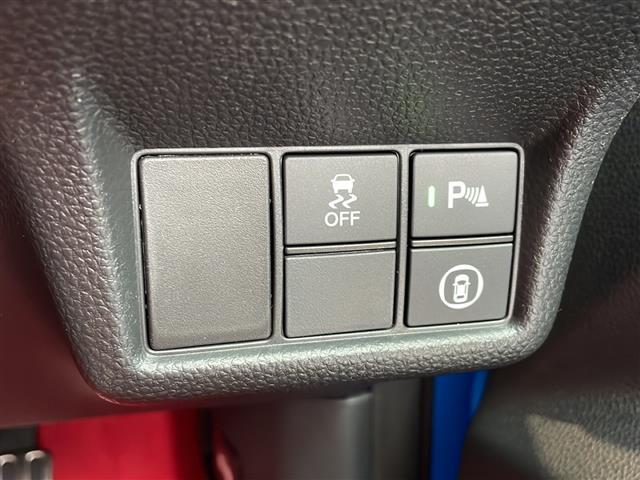 【運転席操作部】快適なドライブを楽しむための機能が装備されています！運転席から触れるので、使いやすいです！除菌プランいれていただくと、さらに清潔で安心していただけます！