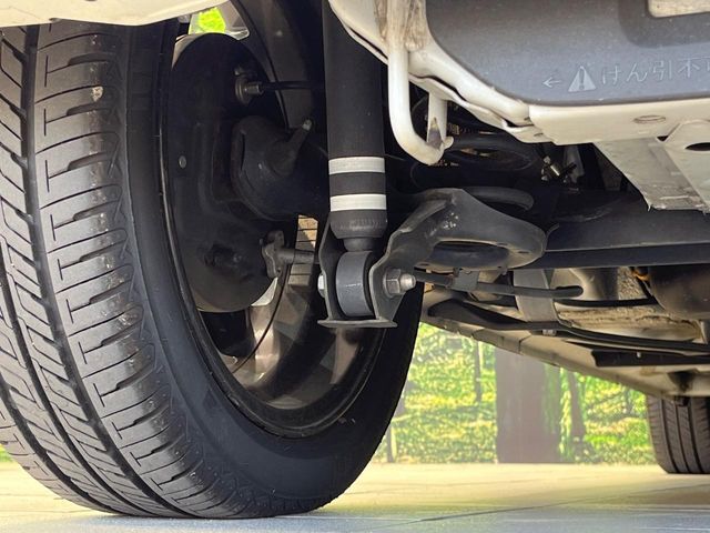 お車を安心してお乗りいただく為には、足回りの定期点検が欠かせません。サービスサポート（有償保証）では無料点検もご提供しており、安心のカーライフをお過ごしいただけるサポート体制が整っています。