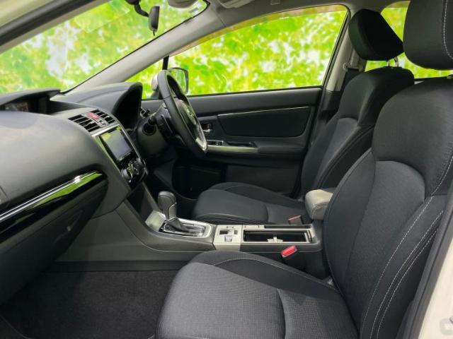 WECARSでは各商談席に大型モニターをご用意しております！見やすい大画面でゆったりと全国の在庫をご覧いただけます！是非ご来店お待ちしております！