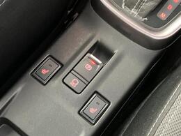 電動パーキングブレーキを装備！シフトレバーをパーキングに戻すと自動でブレーキをON！便利で安心な装備です！